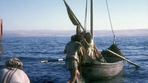 यीसु नाव