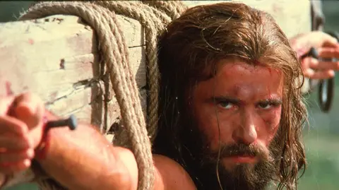 यीसु कुरुस पर हथीन